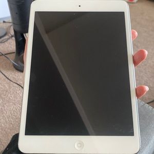 hardly used iPad mini 2nd generation - zero damage